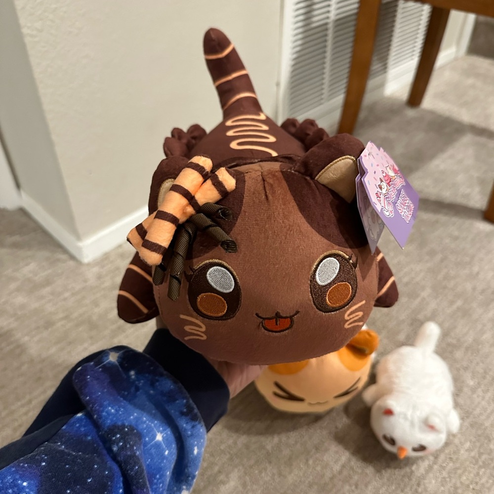 Aphmau meemeow plushie — chocolate cake NWT